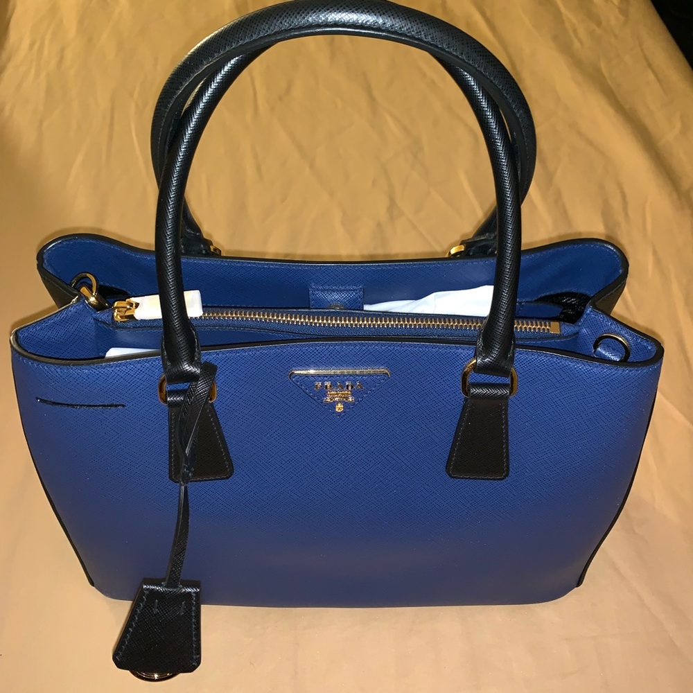 Prada Saffiano Tote Medium Blue/Black